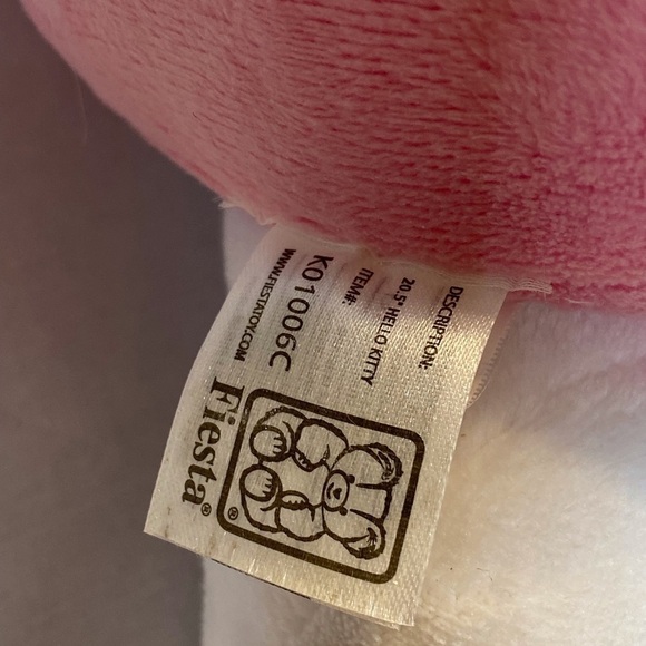 Hello Kitty extra large 20” stuffie, plushies.In like new condition - Picture 9 of 10